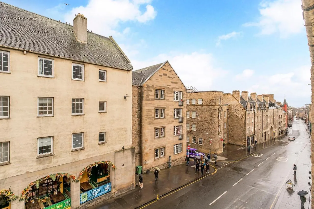 Apartamento Charming Old Town 2 Bed Apt, 2Mins From Royal Mile Edimburgo Reino Unido