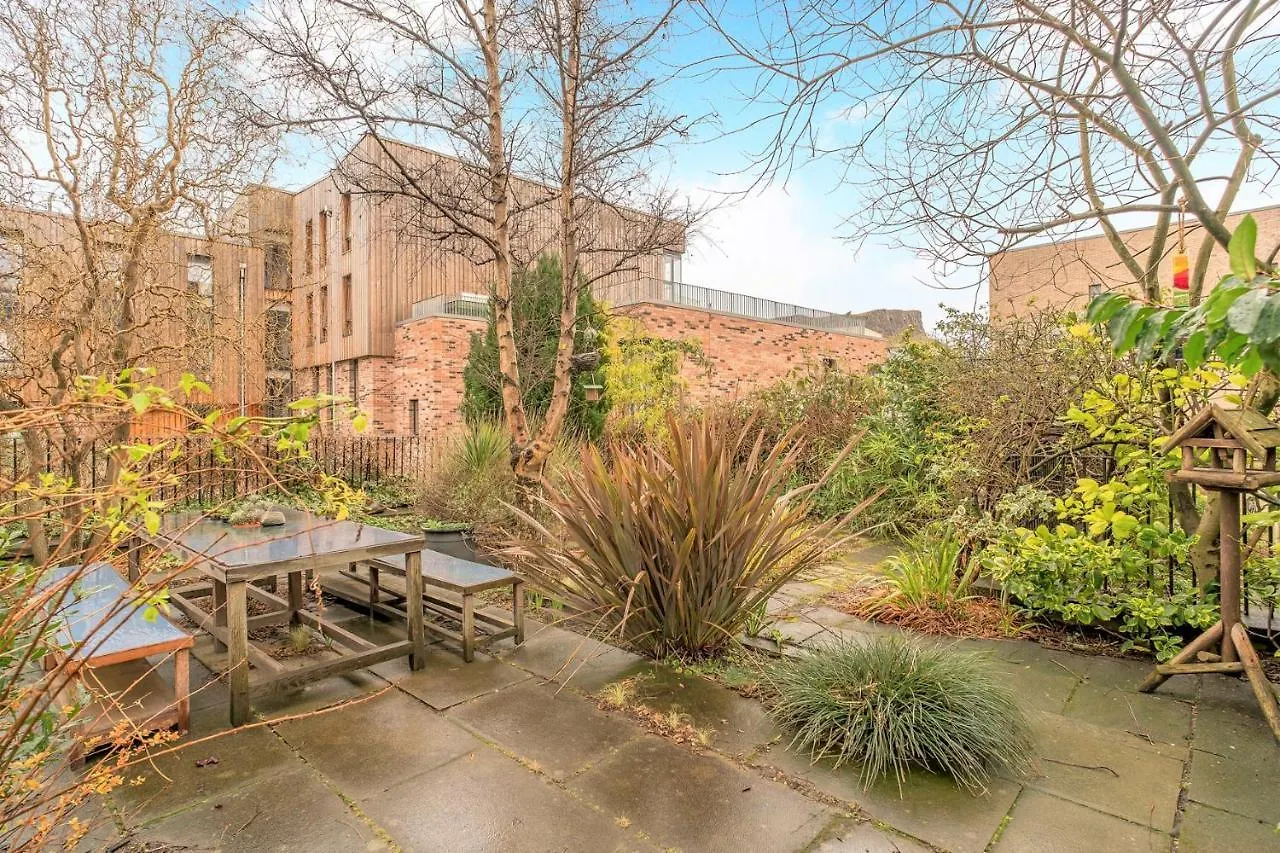 Charming Old Town 2 Bed Apt, 2Mins From Royal Mile Edimburgo 0*,  Reino Unido