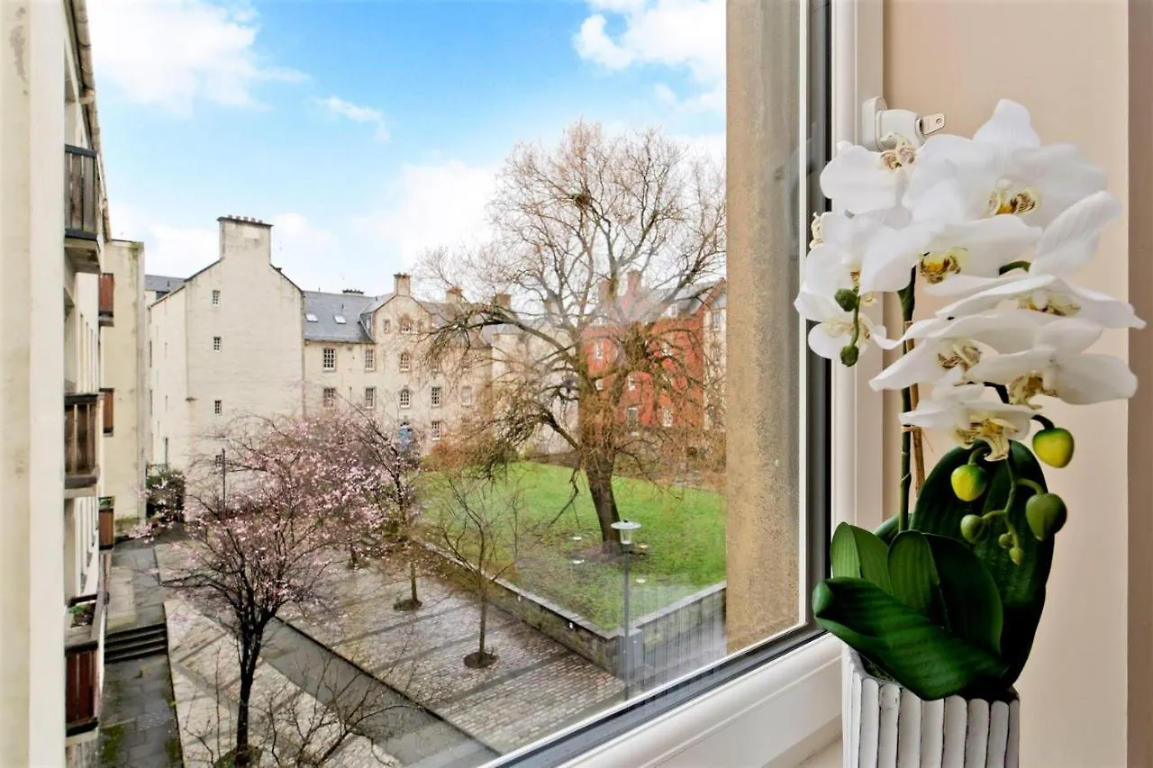 Charming Old Town 2 Bed Apt, 2Mins From Royal Mile Edimburgo