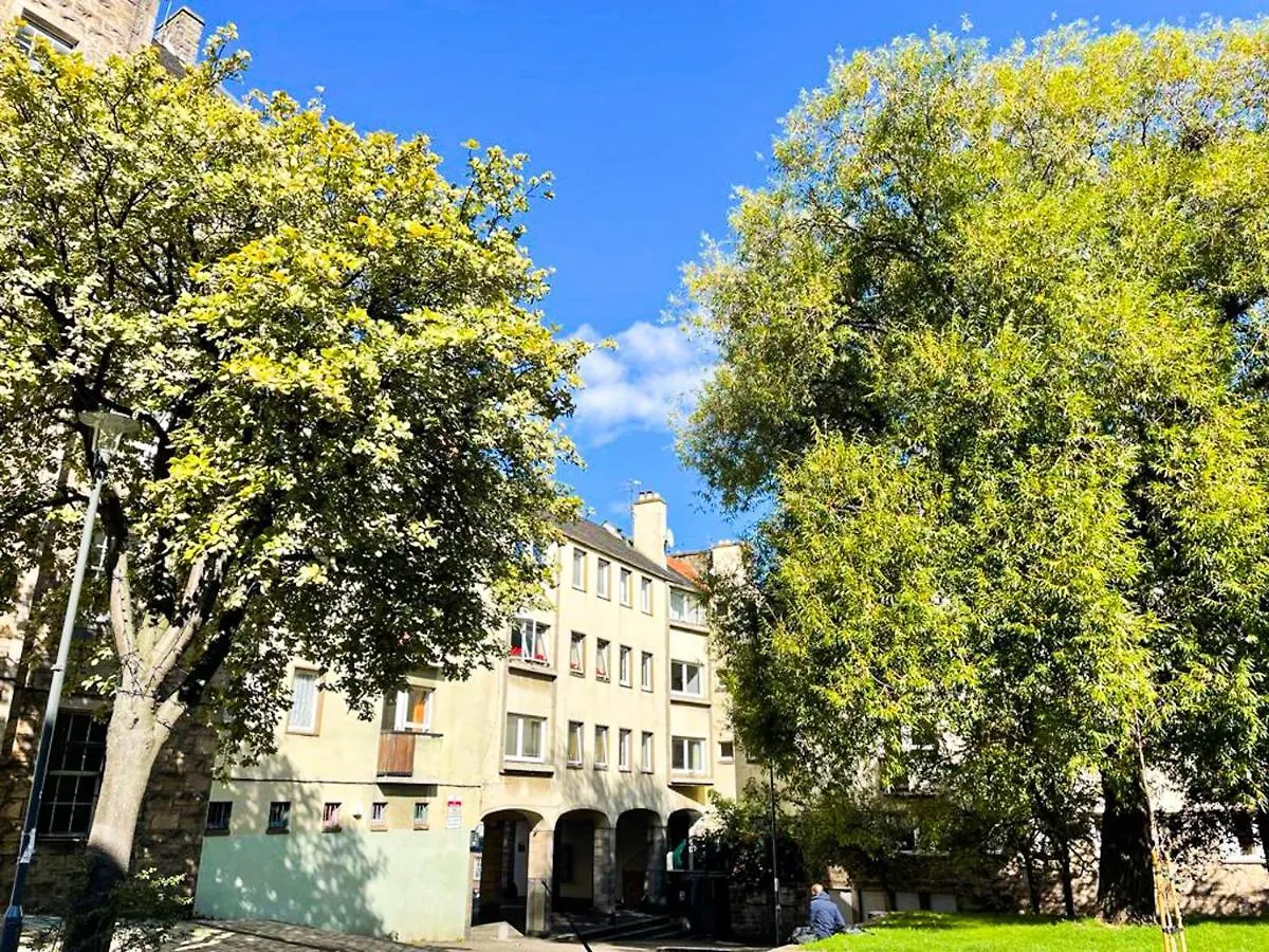 Apartamento Charming Old Town 2 Bed Apt, 2Mins From Royal Mile Edimburgo