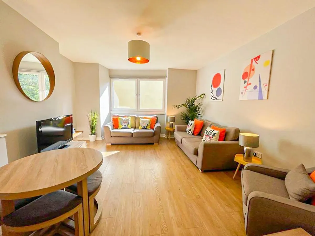 Апартаменты Charming Old Town 2 Bed Apt, 2Mins From Royal Mile Эдинбург